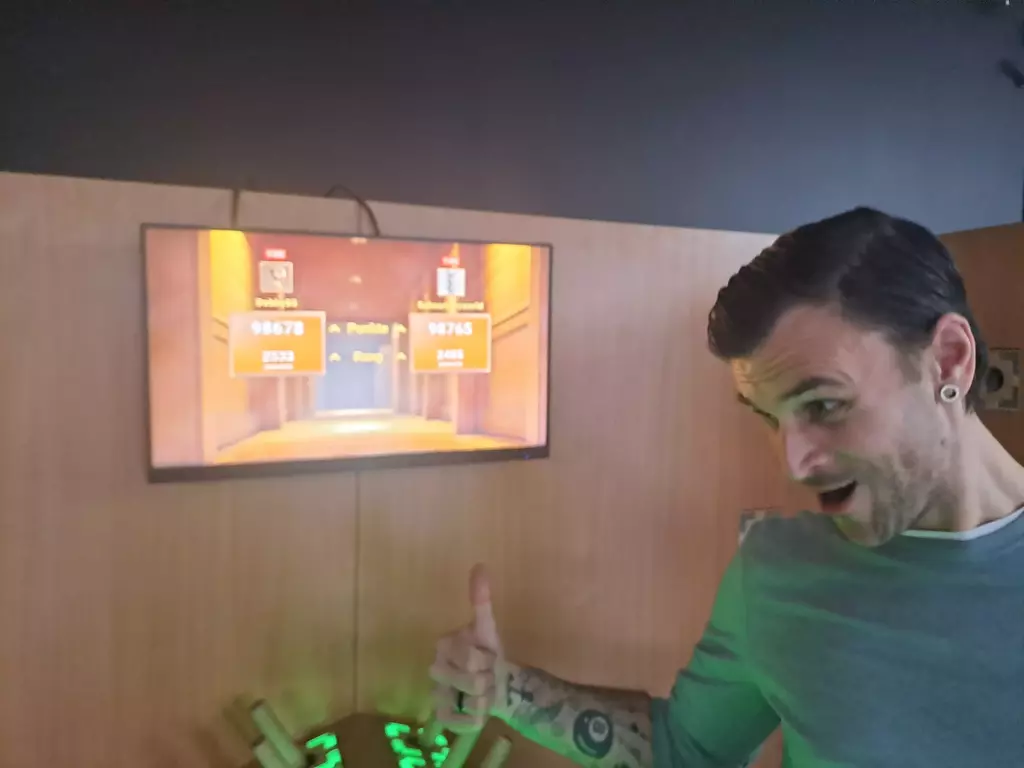Gamer Düsseldorf - Eure eigene Gameshow - Lohnt es sich? 14 Gamer Düsseldorf Sharky spinnt