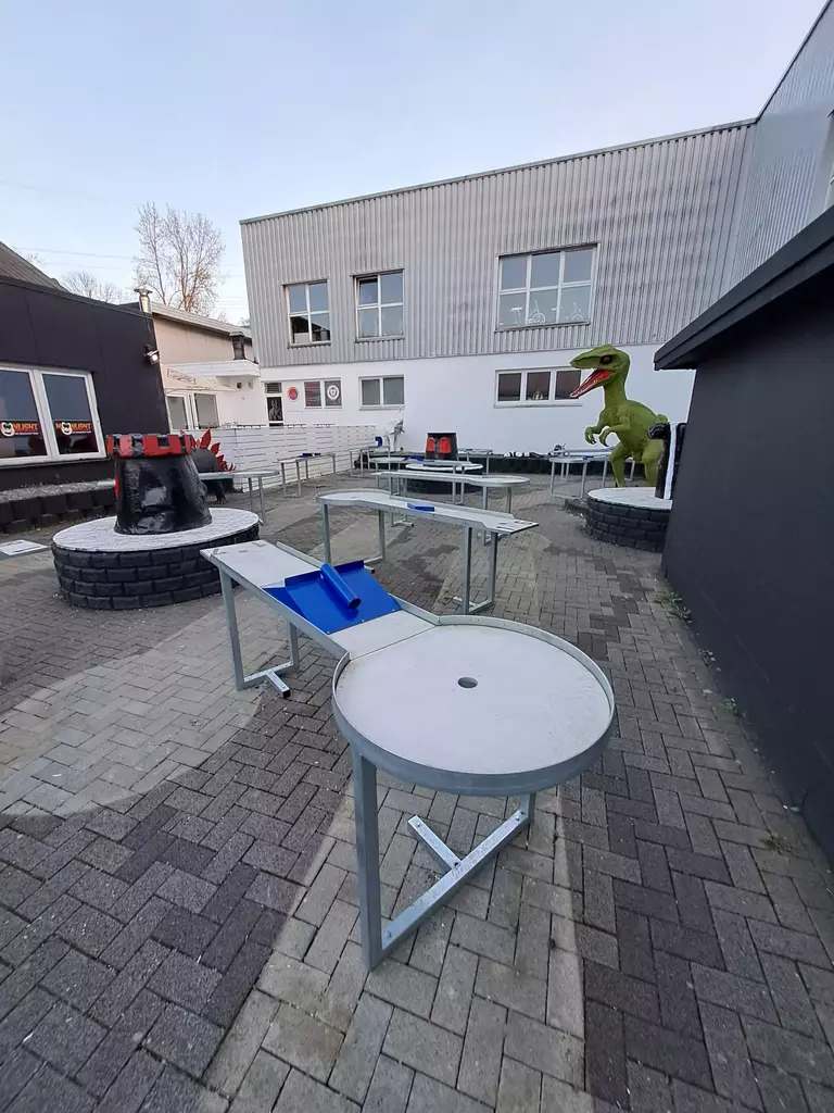 Moonlight XXL minigolf duisburg pit pat aussen