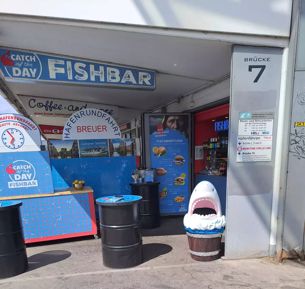 Landungsbrücken Hamburg Sharky 2