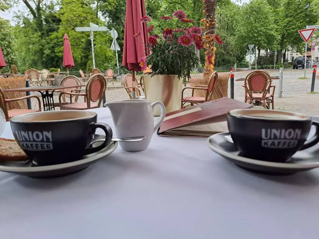 Ibis Hotel Bremen City - Erfahrungsbericht & Bewertung - Diesmal im Sommer 8 Cafe am Theater Bremen Innenstadt