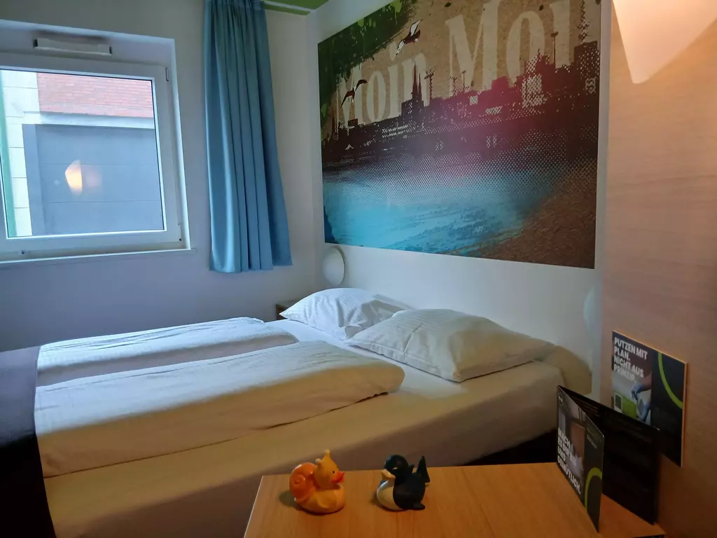 B&B Hotel Hamburg Wandsbek Zimmer Bett