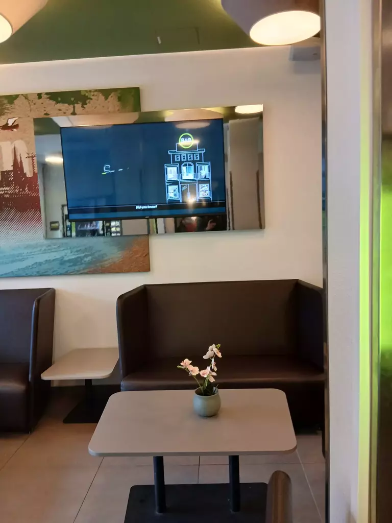 B&B Hotel Hamburg Wandsbek Lobby 1