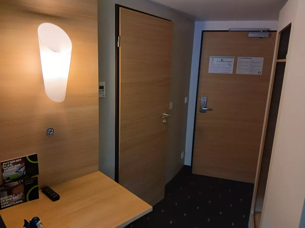 B&B Hotel Hamburg Wandsbek Zimmer Flur