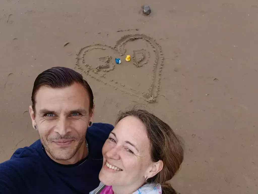 Hamburg Tag 2: Mit der Fähre & zu Fuß entlang der Elbe und der Besuch im Treppenviertel 12 schnarkiesworld wedel elbstrand