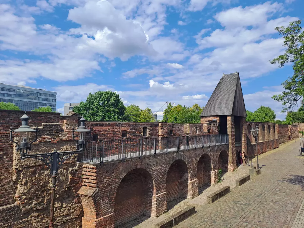Paarzeit Schatzsuche - Duisburg Edition - Unser Erlebnis 10 Paarzeit Duisburg Stadtmauer