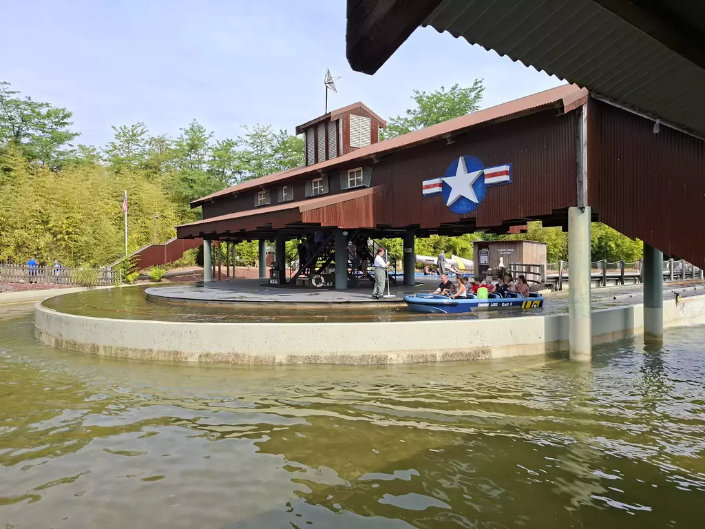 Movie Park Germany (2026) in Bottrop Kirchhellen! Groupon Deal 4 Movie Park Germany Area 51 Aussen