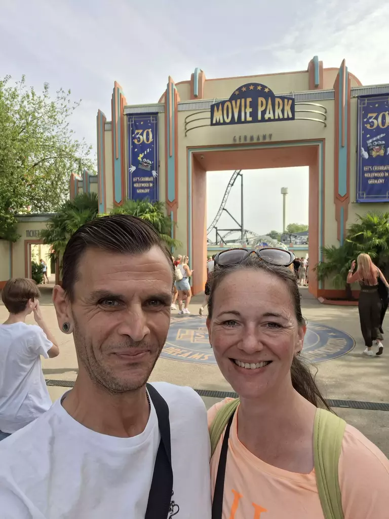 Movie Park Germany (2026) in Bottrop Kirchhellen! Groupon Deal 1 Movie Park Germany Eingang