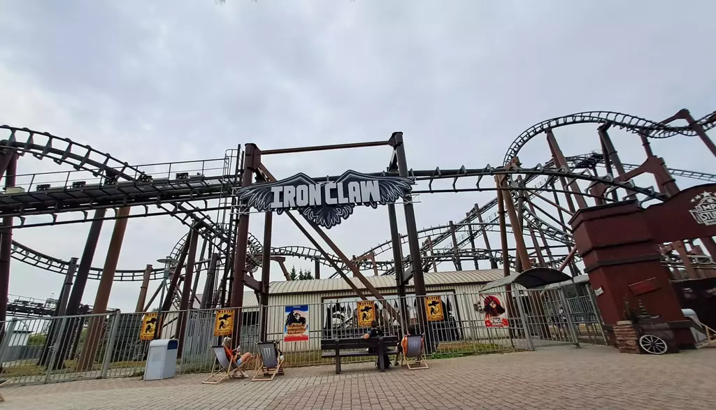 Movie Park Germany (2026) in Bottrop Kirchhellen! Groupon Deal 17 Movie Park Germany Iron Claw