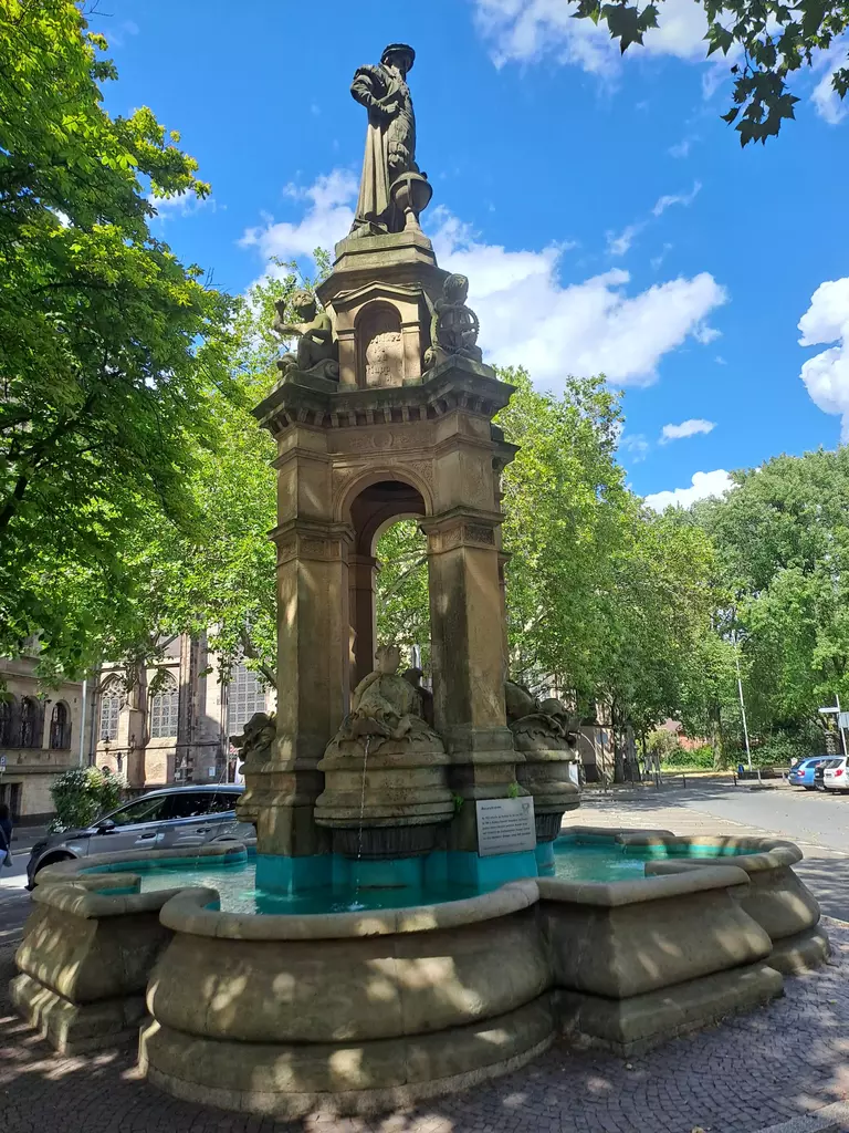 Paarzeit Schatzsuche - Duisburg Edition - Unser Erlebnis 1 Paarzeit Duisburg Statue