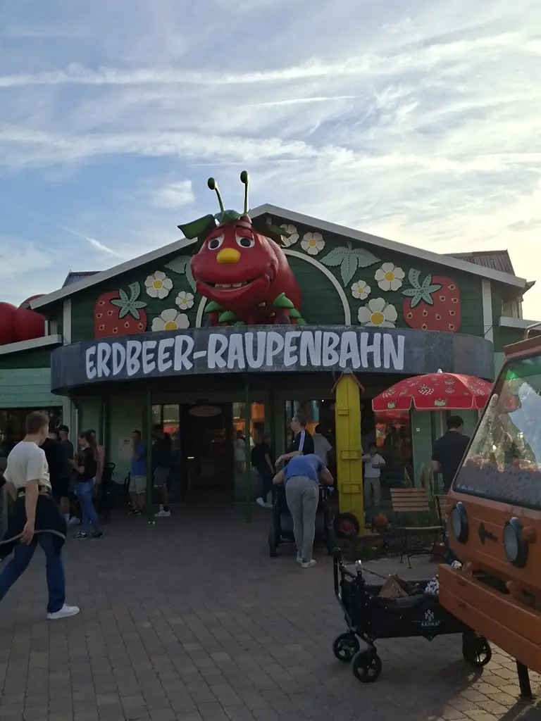 Karls Erlebnis-Dorf Oberhausen Erdbeer Raupenbahn