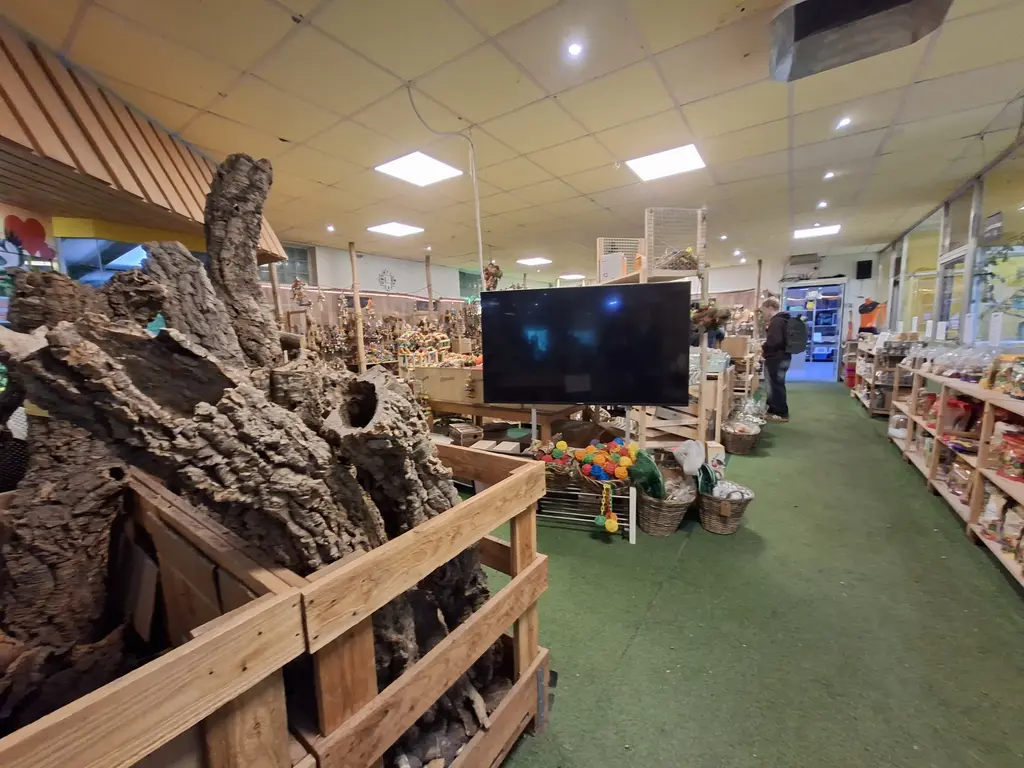 Papageienpark Bochum Erfahrung / Bewertung: Zwischen Kakadus, Aras und Kuchen 9 Papageienpark Bochum Souvenir Shop 1